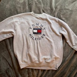 Tommy Hilfiger Crewneck sweater (+shipping)